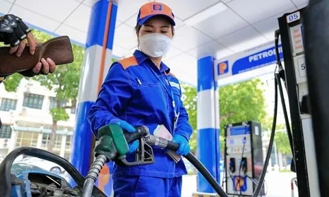 Giá xăng dầu giảm mạnh